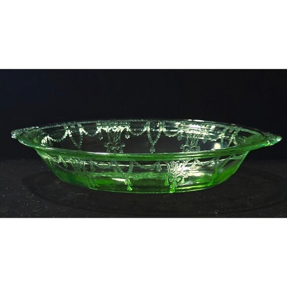 Green Depression Glass Serving Bowl With Intricate Cameo Floral & Garland Design - Picture 3 of 9